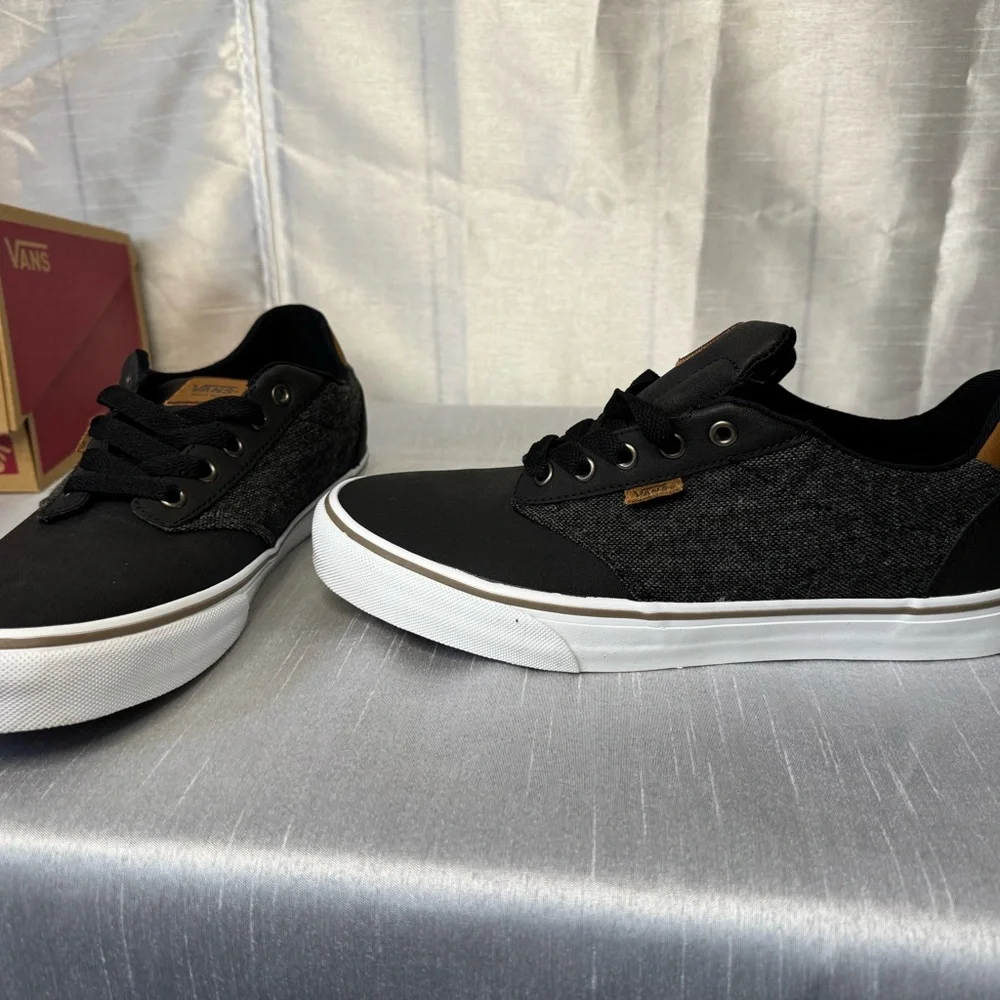 Vans Black and Gray Low-Top Sneakers with White Sole - Picture 4 of 11